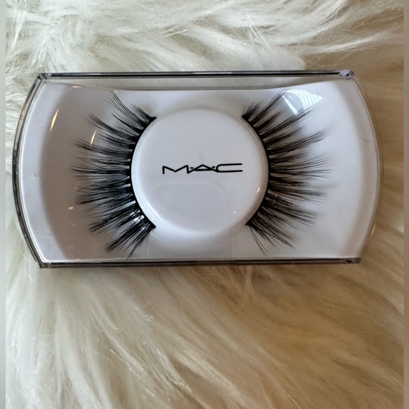 MAC Maximalist Lashes #87 - Picture 2 of 4